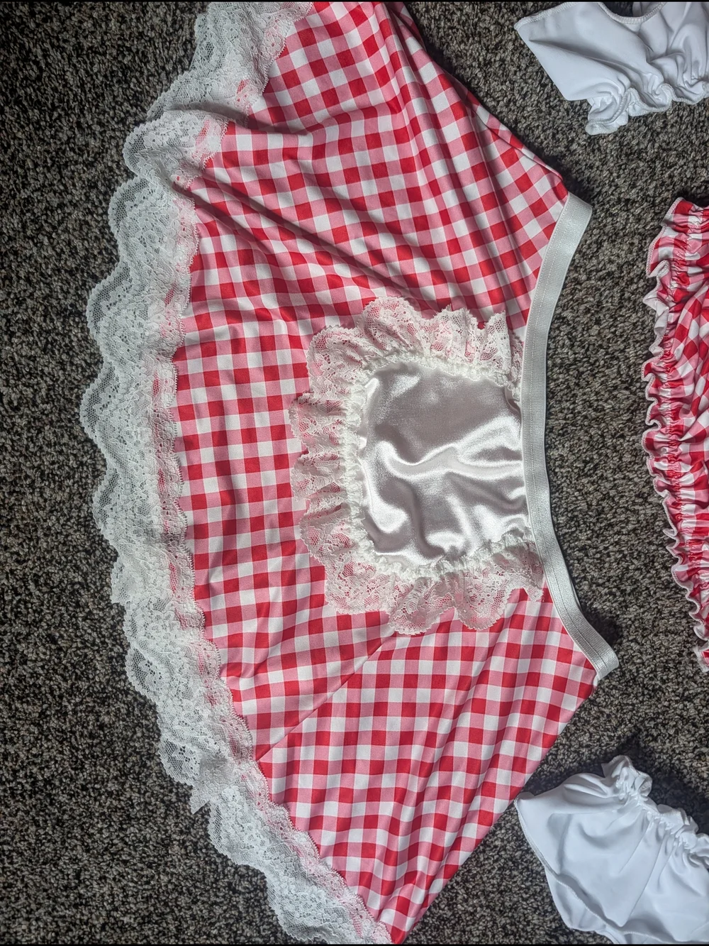Red Gingham Bandeau Four-Piece Set with White Lace Accent
